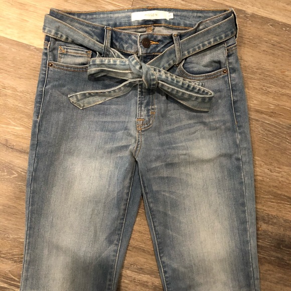 NWT Hidden Jean Wide Leg with Tie at the Waist - Picture 3 of 5